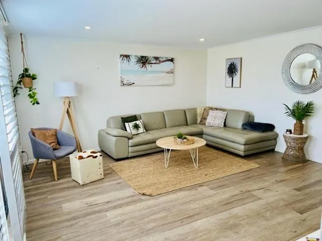 Mooloolaba Waterfront Unit - Sleeps 8 Apartment