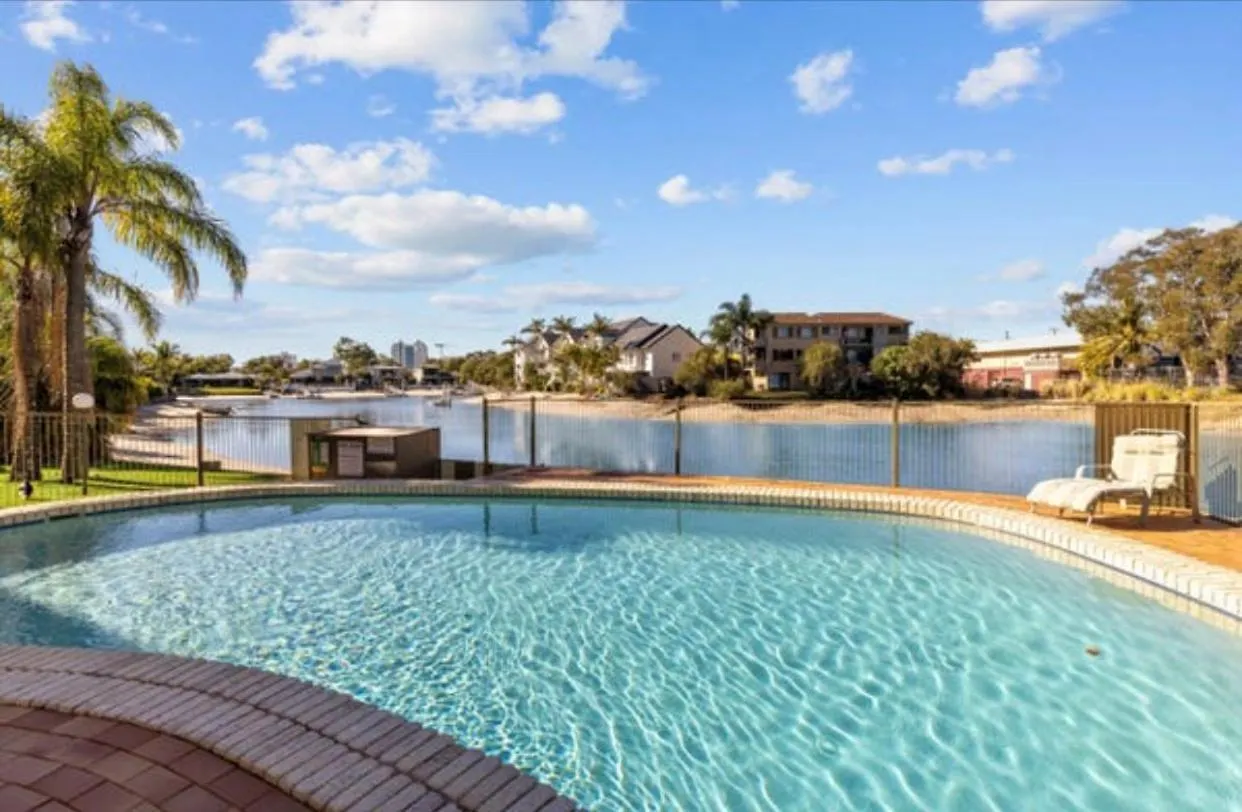 Mooloolaba Waterfront Unit - Sleeps 8 Apartment