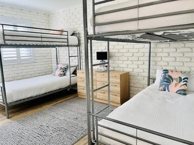 Mooloolaba Waterfront Unit - Sleeps 8 Apartment